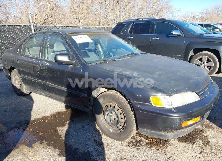 1994 Honda Accord DX (VIN 1HGCD5624RA005802) main photo