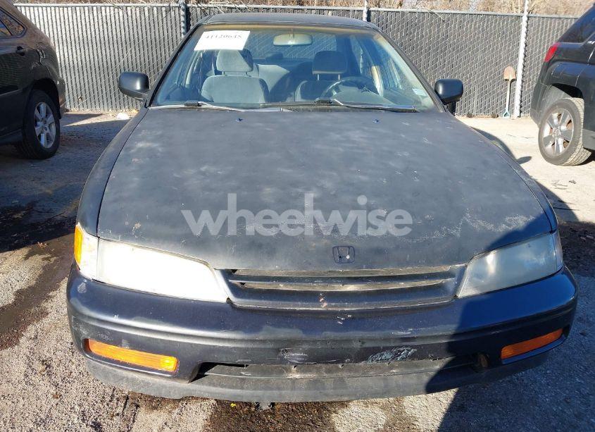 Photo 12 of 1994 Honda Accord DX (VIN 1HGCD5624RA005802)