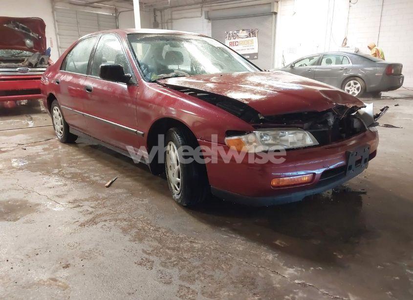 1994 Honda Accord DX (VIN 1HGCD562XRA176098) main photo