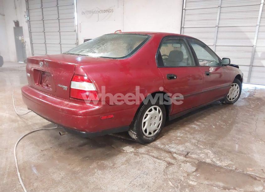 Photo 4 of 1994 Honda Accord DX (VIN 1HGCD562XRA176098)