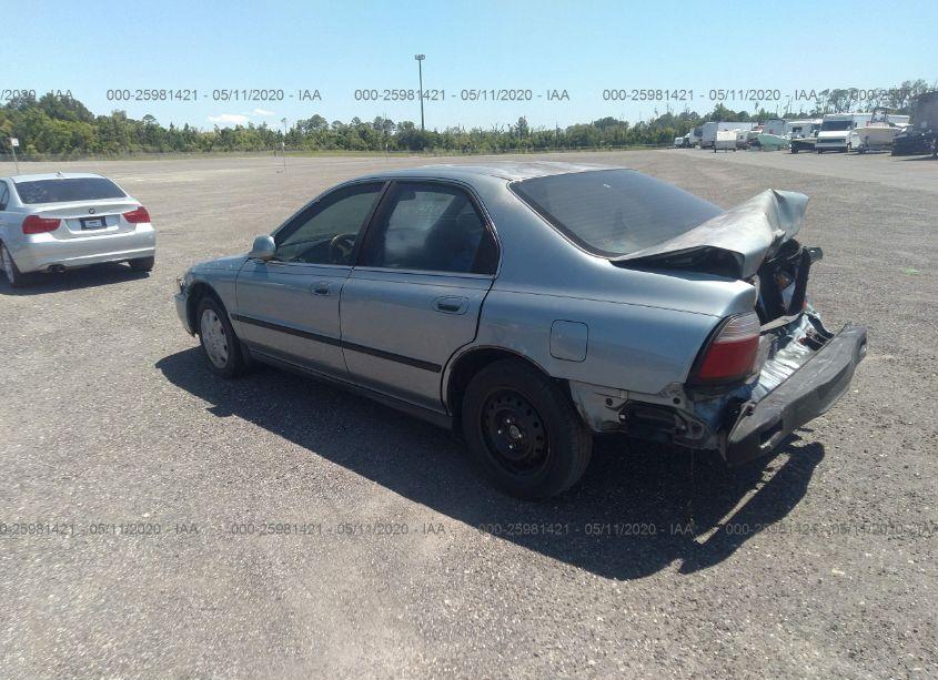 Photo 3 of 1996 Honda Accord LX/EX (VIN 1HGCD5630TA115276)