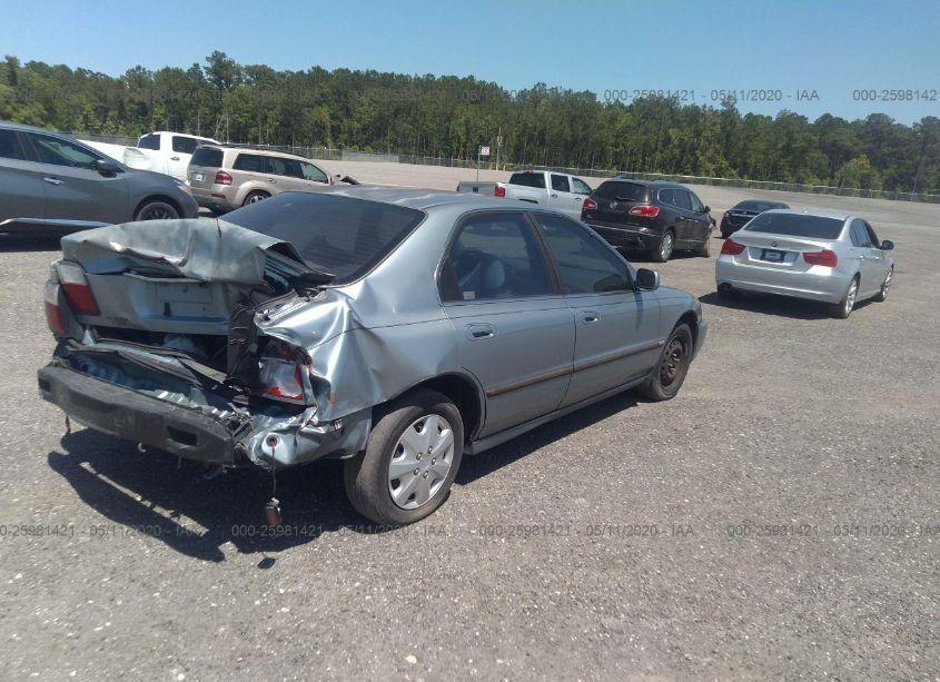 Photo 4 of 1996 Honda Accord LX/EX (VIN 1HGCD5630TA115276)