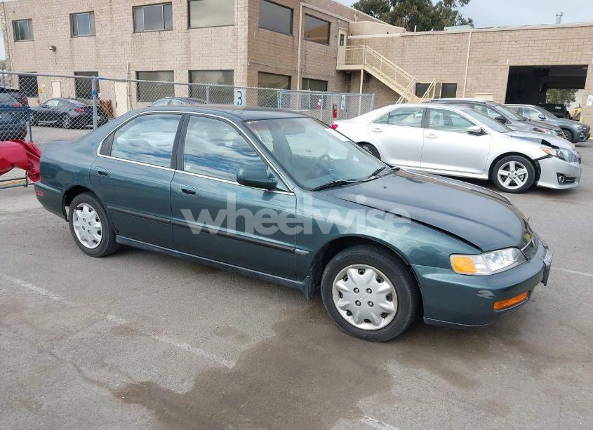 1996 Honda Accord LX/EX (VIN 1HGCD5630TA197512) main photo