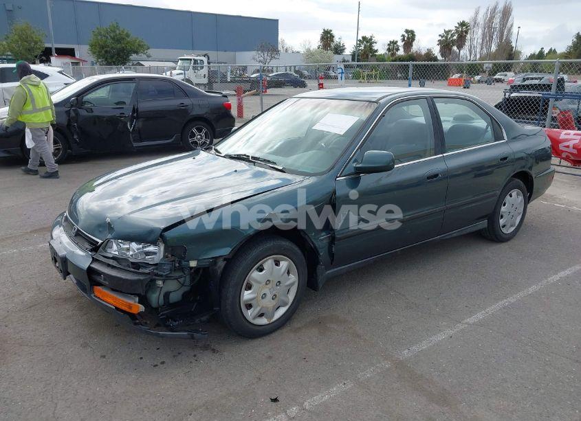 Photo 2 of 1996 Honda Accord LX/EX (VIN 1HGCD5630TA197512)