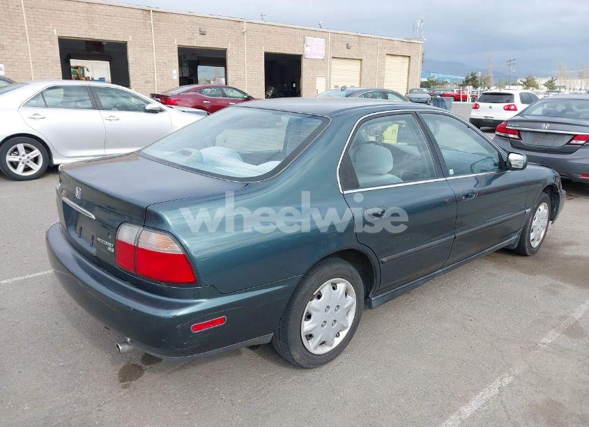 Photo 4 of 1996 Honda Accord LX/EX (VIN 1HGCD5630TA197512)