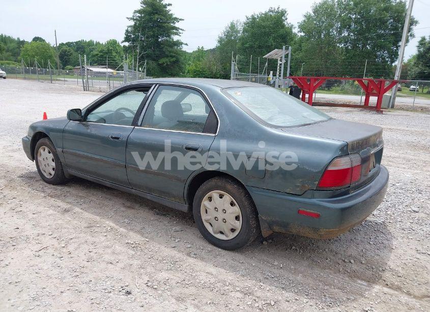 Photo 3 of 1997 Honda Accord LX (VIN 1HGCD5631VA019675)