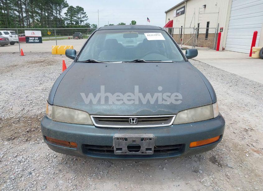 Photo 6 of 1997 Honda Accord LX (VIN 1HGCD5631VA019675)