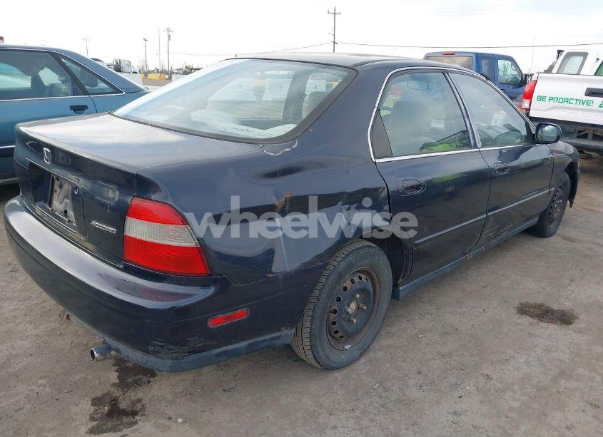 Photo 4 of 1995 Honda Accord LX/EX (VIN 1HGCD5632SA075930)