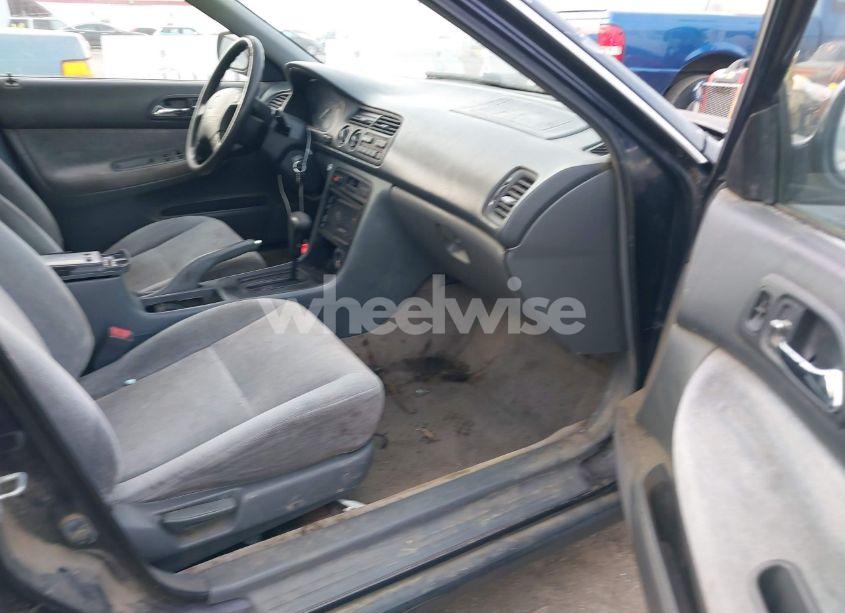 Photo 5 of 1995 Honda Accord LX/EX (VIN 1HGCD5632SA075930)