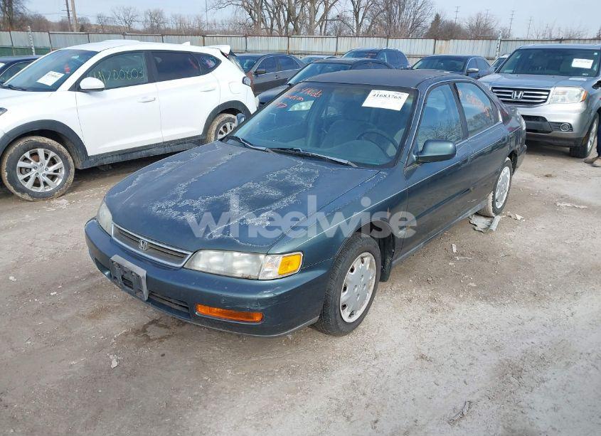 Photo 2 of 1997 Honda Accord LX (VIN 1HGCD5633VA269578)