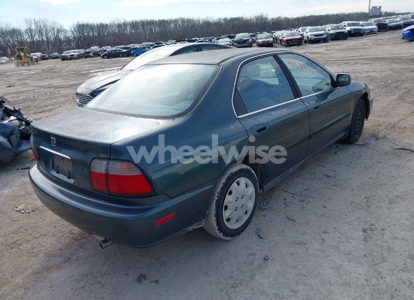 Photo 4 of 1997 Honda Accord LX (VIN 1HGCD5633VA269578)