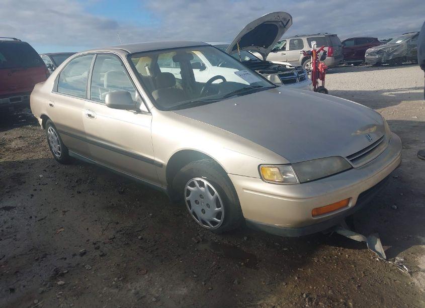 1994 Honda Accord LX/EX (VIN 1HGCD5634RA055799) main photo