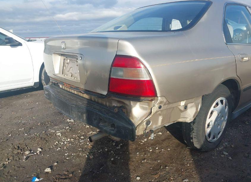 Photo 19 of 1994 Honda Accord LX/EX (VIN 1HGCD5634RA055799)