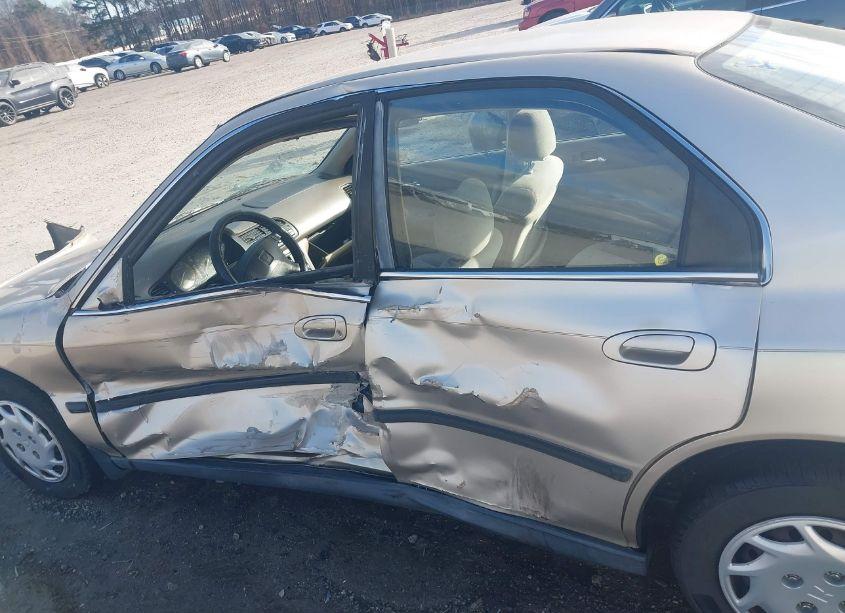 Photo 22 of 1994 Honda Accord LX/EX (VIN 1HGCD5634RA055799)