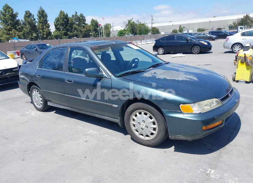 1997 Honda Accord LX (VIN 1HGCD5634VA121665) main photo