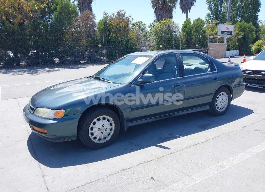 Photo 2 of 1997 Honda Accord LX (VIN 1HGCD5634VA121665)