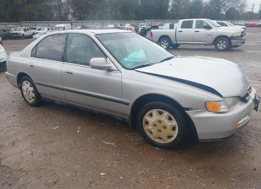 1996 Honda Accord LX/EX (VIN 1HGCD5635TA145373) main photo