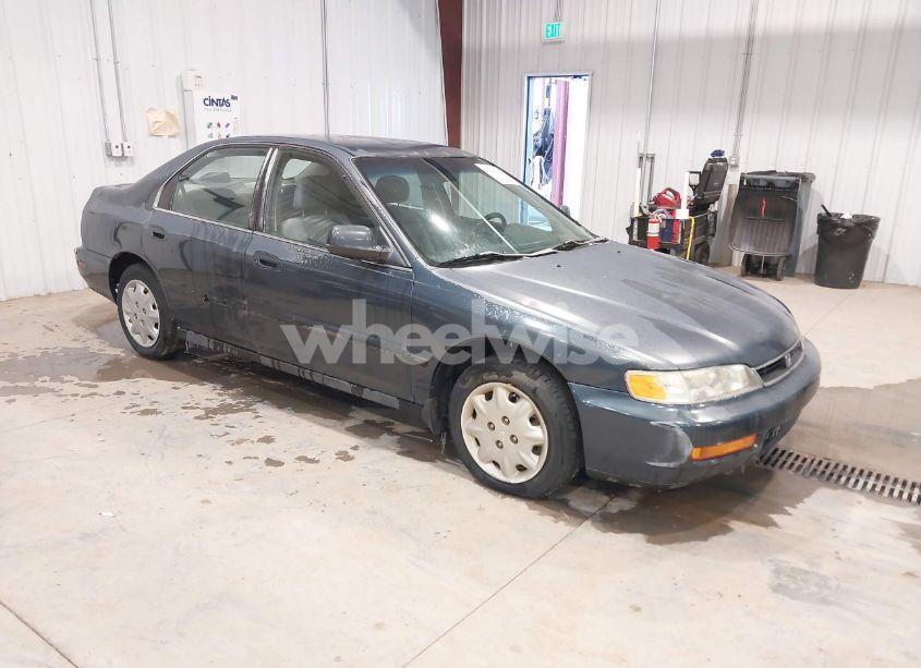 1997 Honda Accord LX (VIN 1HGCD5636VA042532) main photo