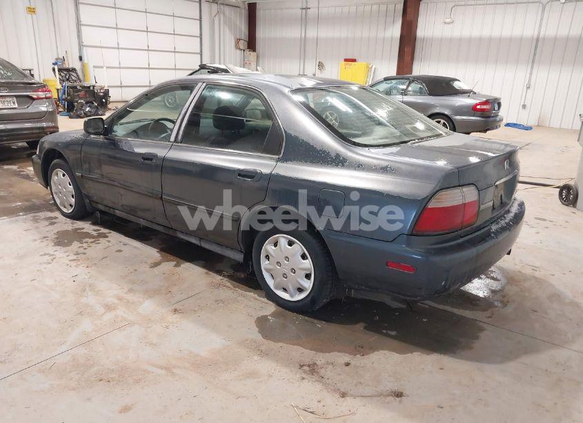 Photo 3 of 1997 Honda Accord LX (VIN 1HGCD5636VA042532)