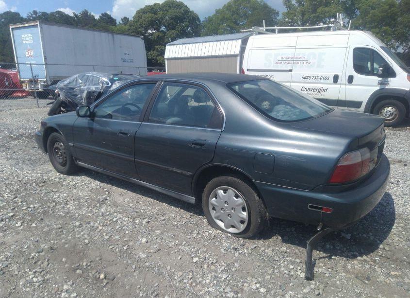 Photo 3 of 1997 Honda Accord LX (VIN 1HGCD5636VA065003)
