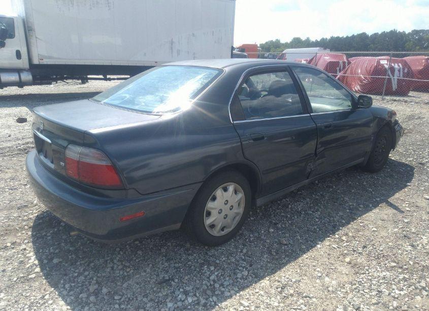Photo 4 of 1997 Honda Accord LX (VIN 1HGCD5636VA065003)