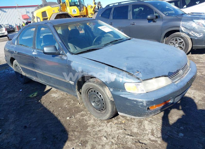 1997 Honda Accord LX (VIN 1HGCD5636VA274273) main photo