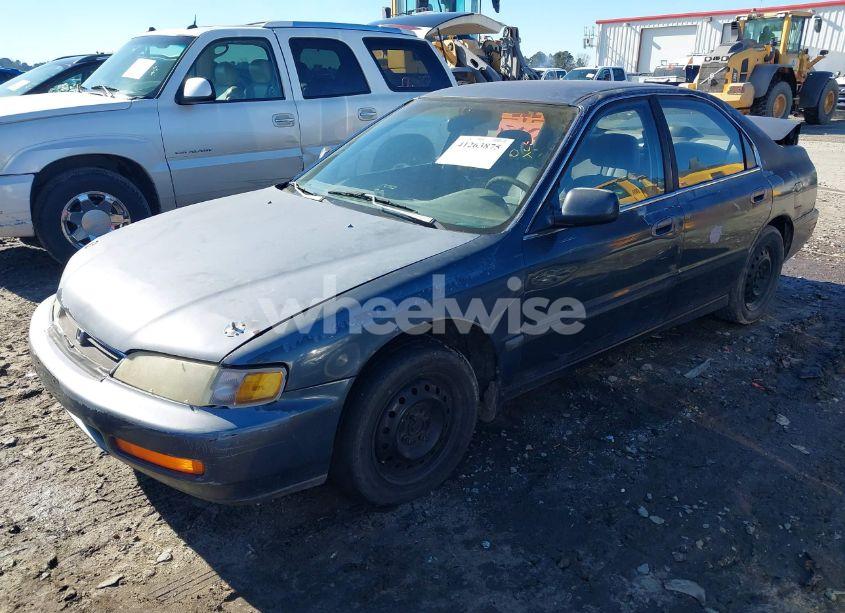 Photo 2 of 1997 Honda Accord LX (VIN 1HGCD5636VA274273)