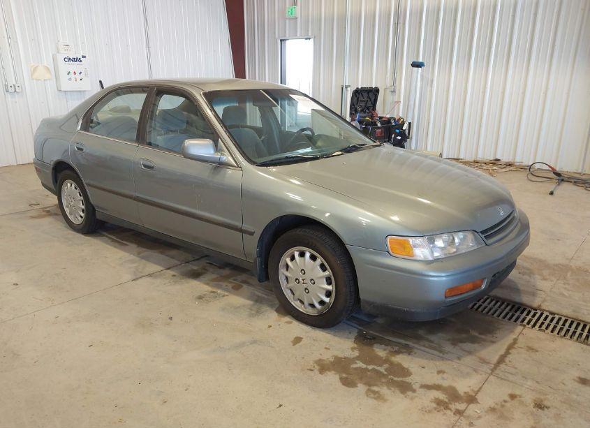 1995 Honda Accord LX/EX (VIN 1HGCD5637SA127469) main photo