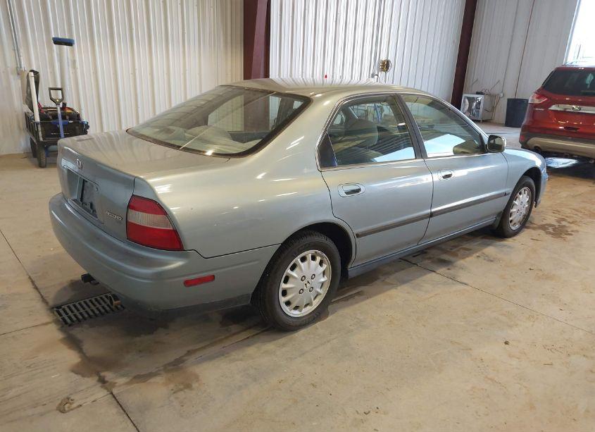 Photo 4 of 1995 Honda Accord LX/EX (VIN 1HGCD5637SA127469)