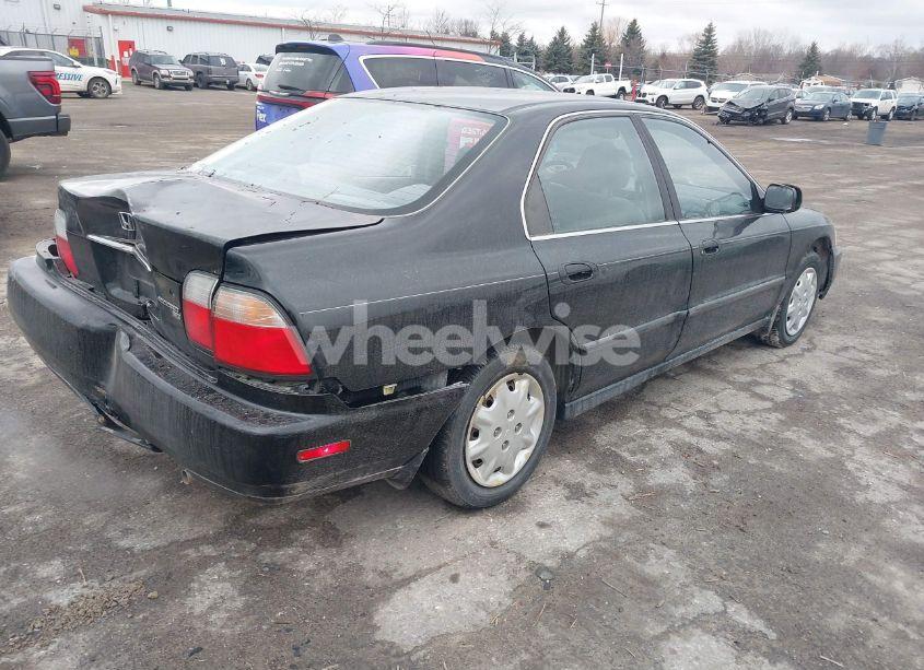 Photo 4 of 1996 Honda Accord LX/EX (VIN 1HGCD5637TA254806)