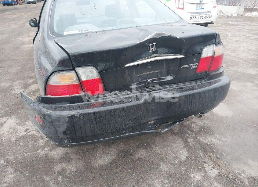 Photo 6 of 1996 Honda Accord LX/EX (VIN 1HGCD5637TA254806)