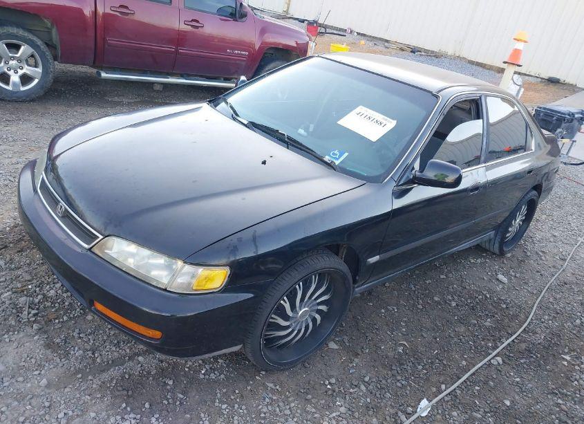 Photo 2 of 1997 Honda Accord LX (VIN 1HGCD5637VA233943)