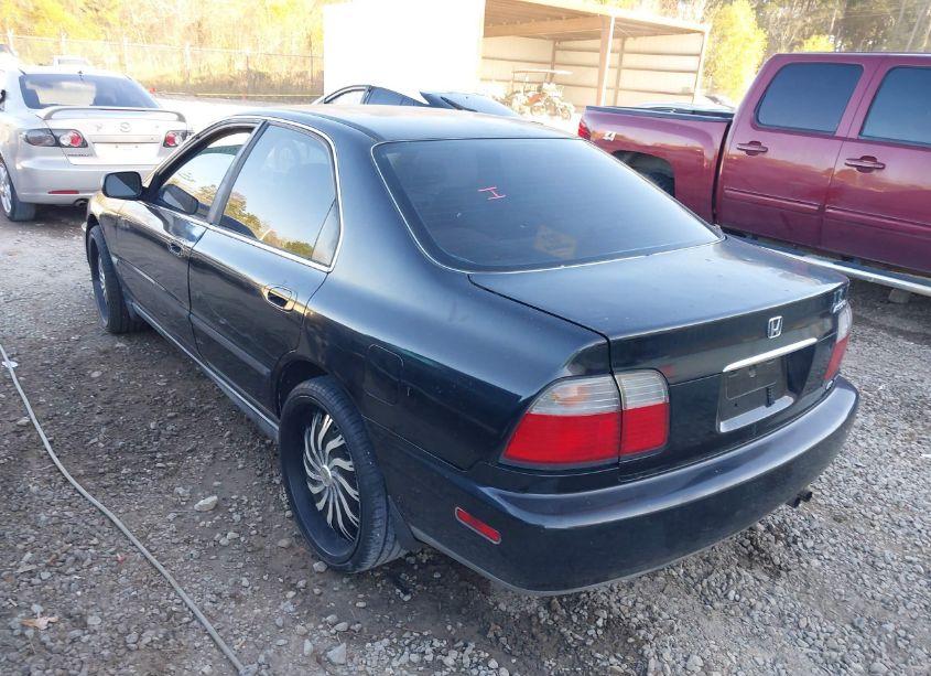 Photo 6 of 1997 Honda Accord LX (VIN 1HGCD5637VA233943)