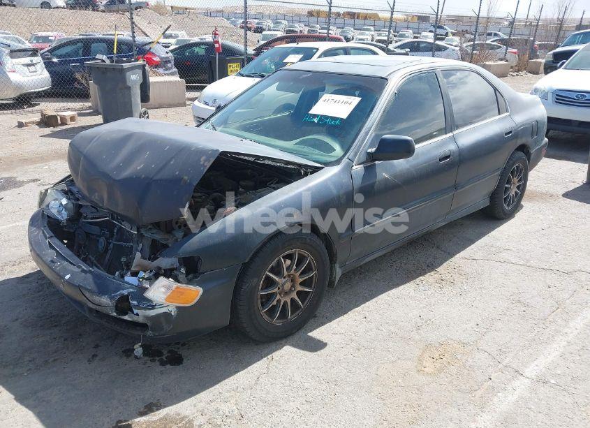 Photo 2 of 1997 Honda Accord LX (VIN 1HGCD5637VA266960)