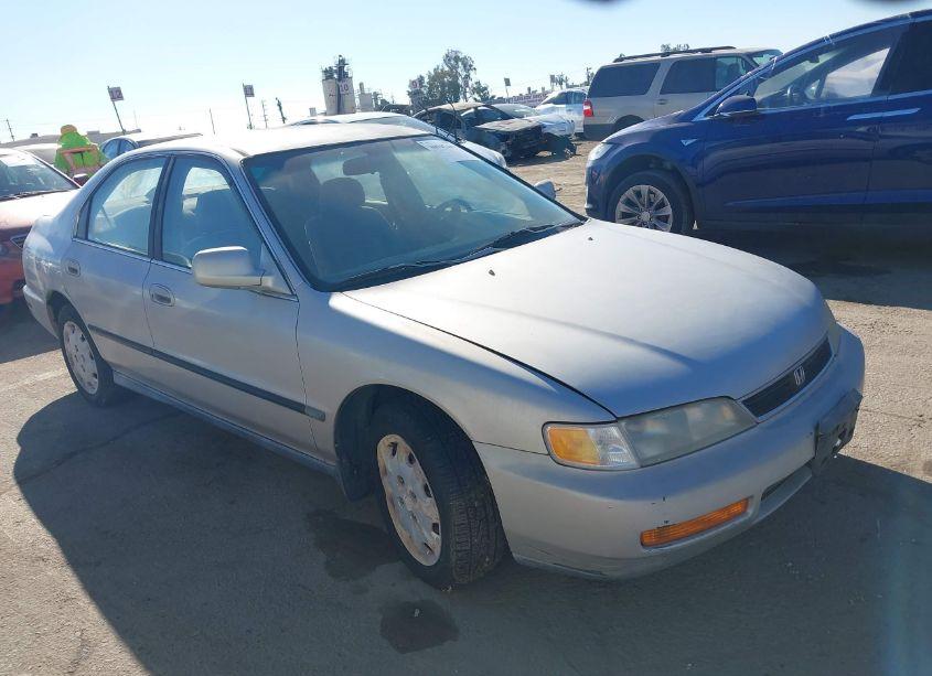 1996 Honda Accord LX/EX (VIN 1HGCD5638TA088201) main photo