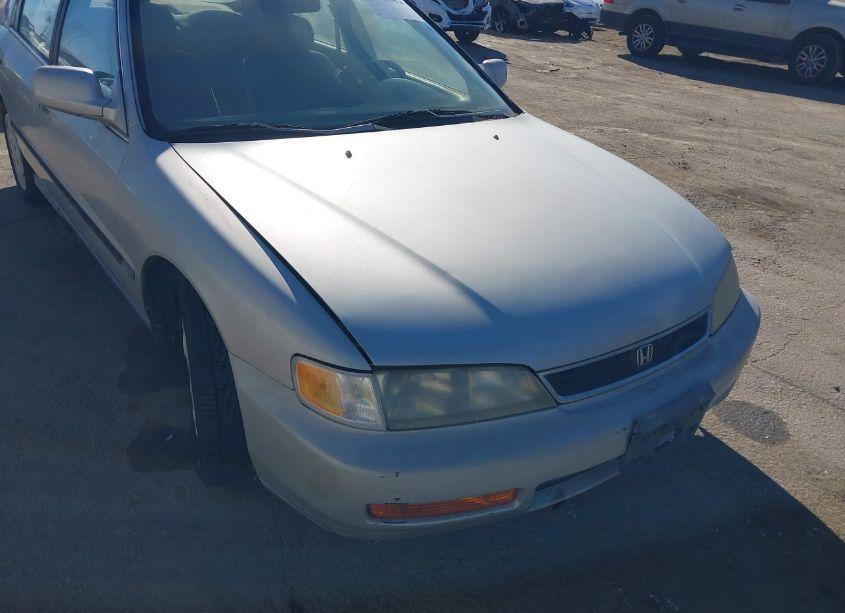 Photo 6 of 1996 Honda Accord LX/EX (VIN 1HGCD5638TA088201)