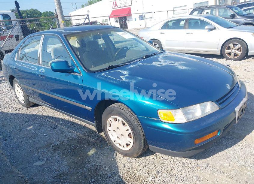 1995 Honda Accord LX/EX (VIN 1HGCD5639SA112648) main photo