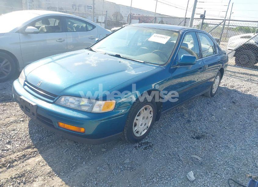 Photo 2 of 1995 Honda Accord LX/EX (VIN 1HGCD5639SA112648)