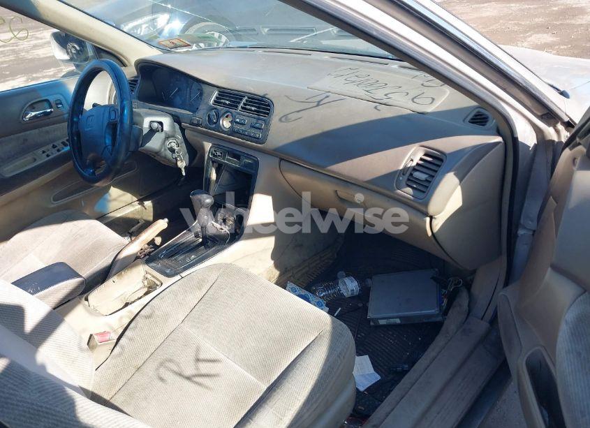 Photo 5 of 1996 Honda Accord LX/EX (VIN 1HGCD5639TA032042)