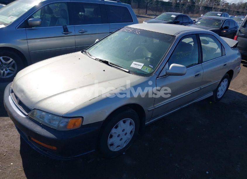 Photo 6 of 1996 Honda Accord LX/EX (VIN 1HGCD5639TA032042)
