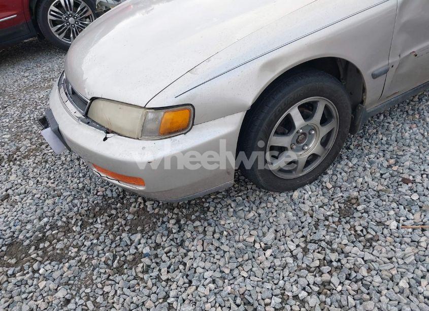 Photo 14 of 1996 Honda Accord LX/EX (VIN 1HGCD5639TA033224)