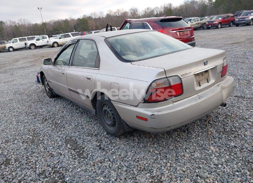 Photo 3 of 1996 Honda Accord LX/EX (VIN 1HGCD5639TA033224)