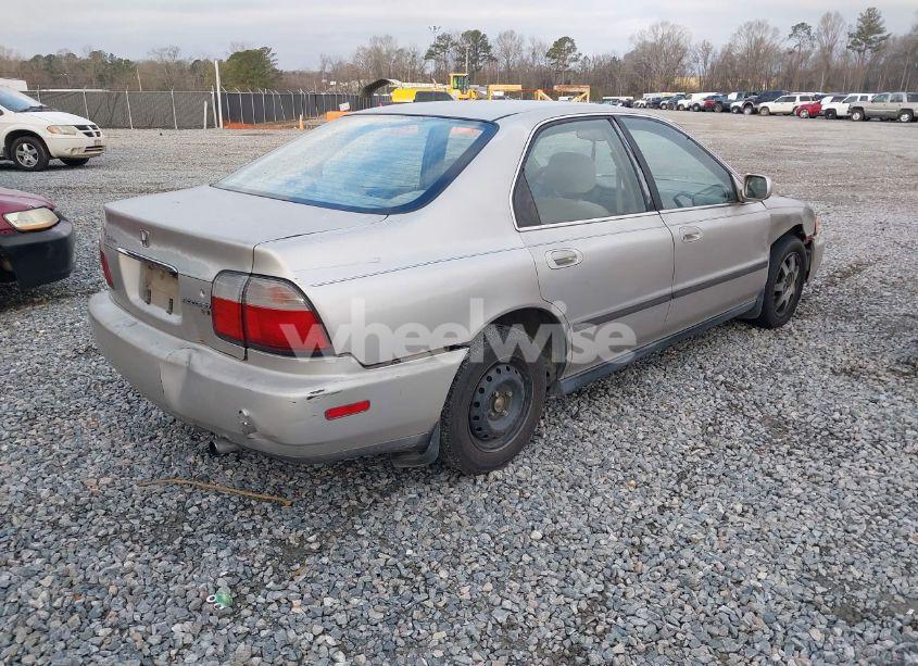 Photo 4 of 1996 Honda Accord LX/EX (VIN 1HGCD5639TA033224)