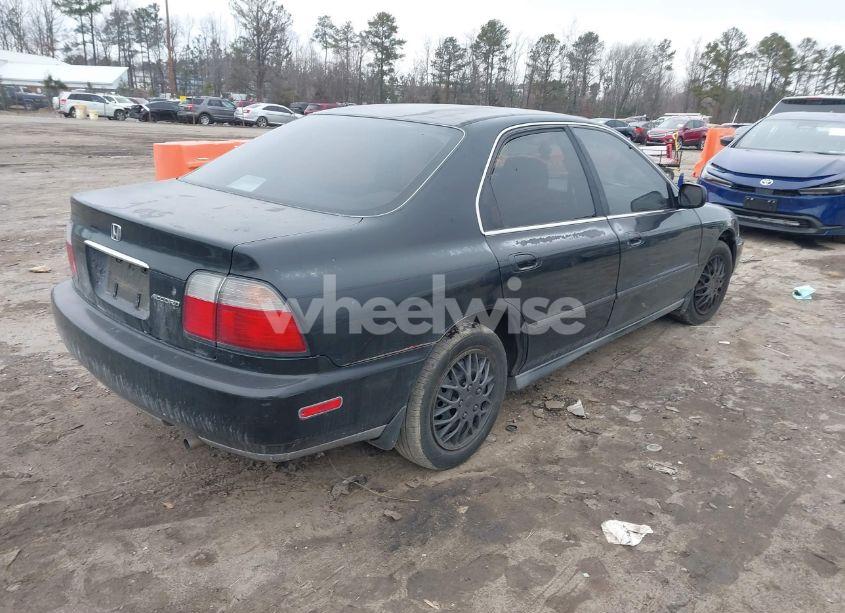 Photo 4 of 1996 Honda Accord LX/EX (VIN 1HGCD5639TA040206)