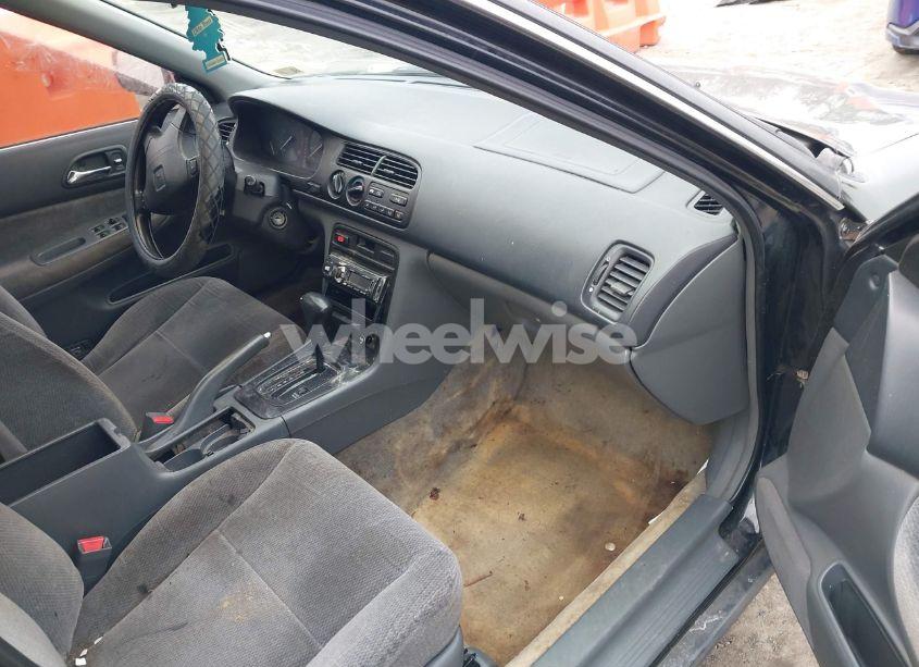 Photo 5 of 1996 Honda Accord LX/EX (VIN 1HGCD5639TA040206)