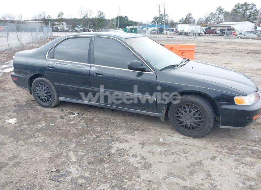 Photo 6 of 1996 Honda Accord LX/EX (VIN 1HGCD5639TA040206)