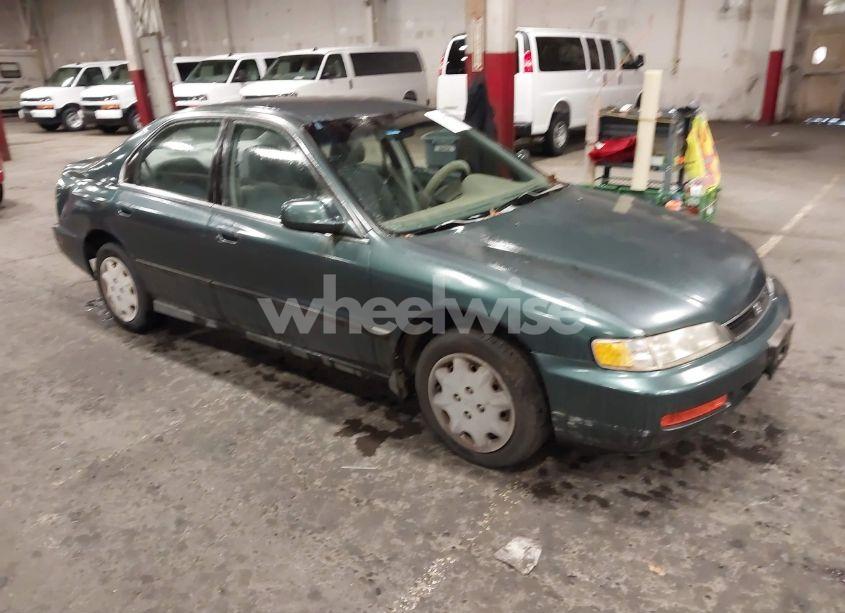 1996 Honda Accord LX/EX (VIN 1HGCD5639TA189876) main photo