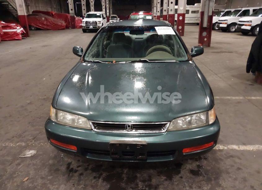 Photo 6 of 1996 Honda Accord LX/EX (VIN 1HGCD5639TA189876)
