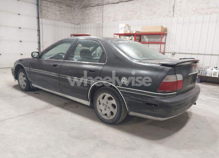 Photo 3 of 1997 Honda Accord LX (VIN 1HGCD5639VA008584)