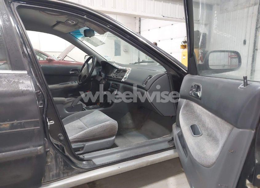 Photo 5 of 1997 Honda Accord LX (VIN 1HGCD5639VA008584)